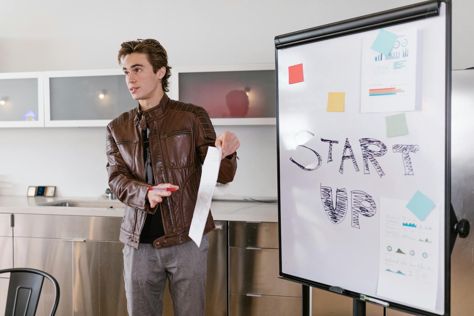Crafting a Winning Sales Pitch: Expert Tips and Strategies